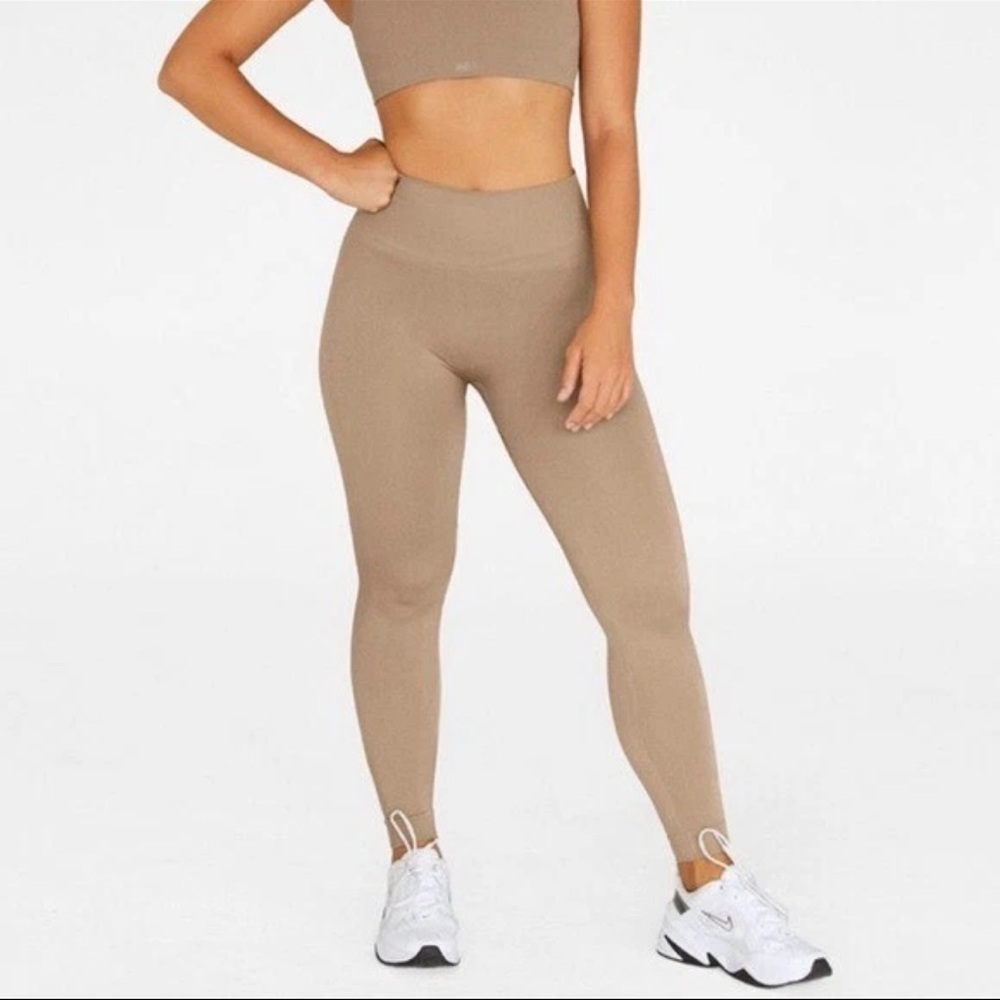 Set Active Sculptflex Leggings Sand size medium
